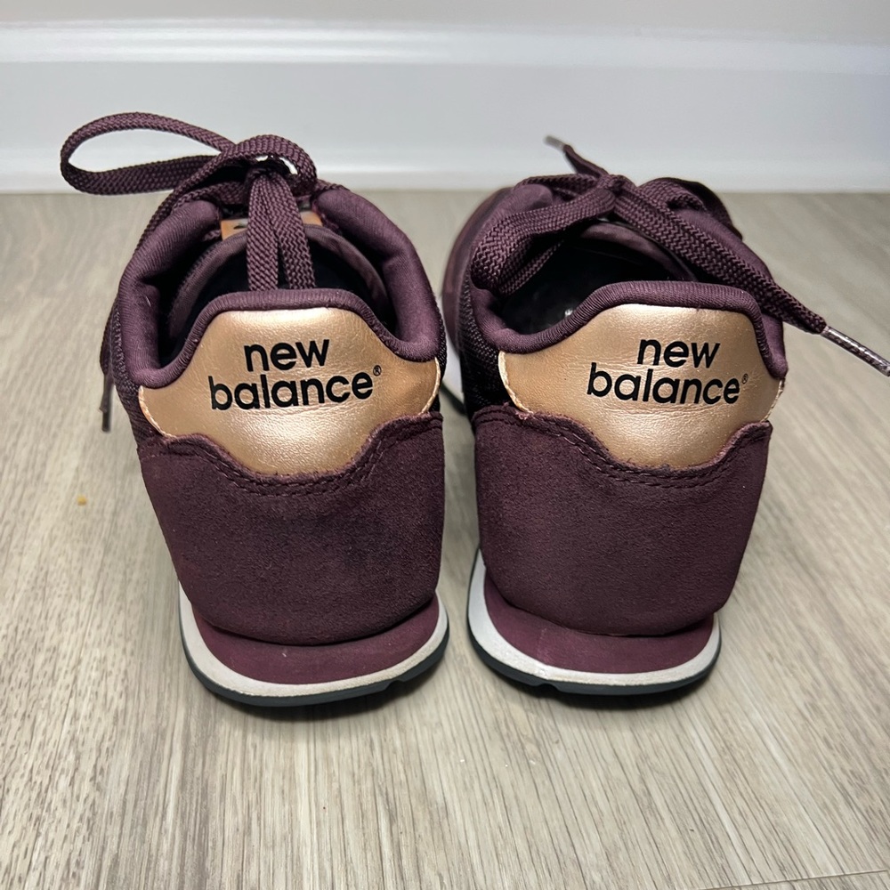 New Balance 311 Women’s Maroon and Rose Gold Suede Leather Sneakers Sz 9 - Picture 9 of 10